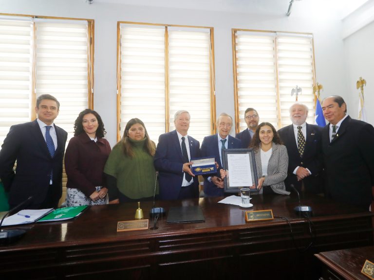 Empresario vitivinícola Miguel Torres recibió las Llaves de la ciudad de Curicó