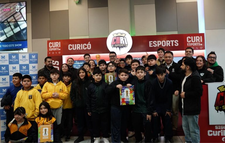 Curicó se Viste de Mundial: “Cambiatón” de Láminas y espacio Gamer