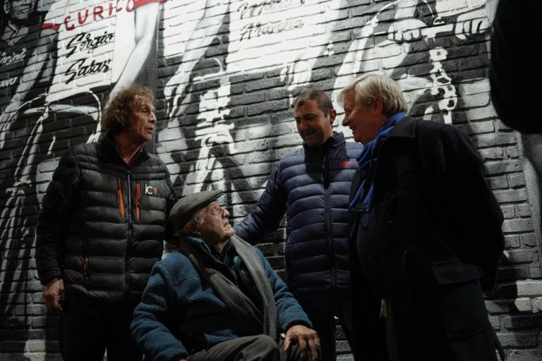 Municipalidad de Curicó rinde emotivo homenaje a leyendas del ciclismo curicano