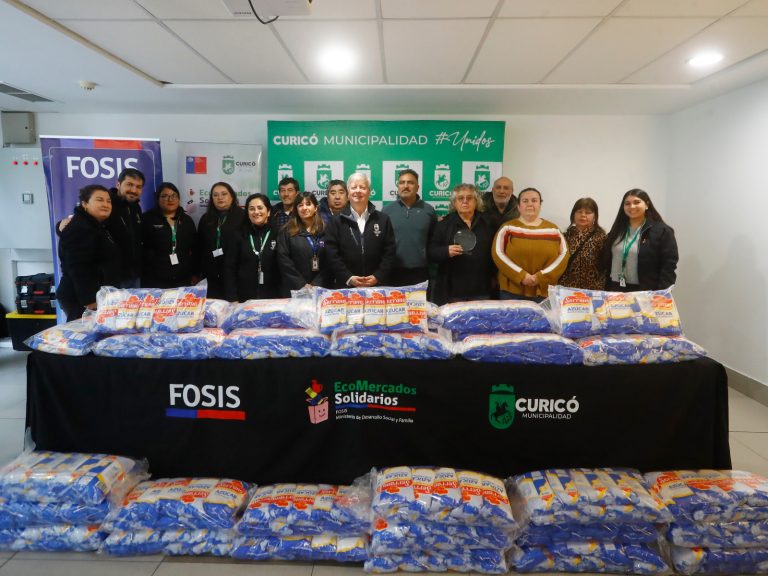 Sindicado número 10 de comerciantes ambulantes de calle Peña dona 600 kilos de azúcar para EcoMercado solidario