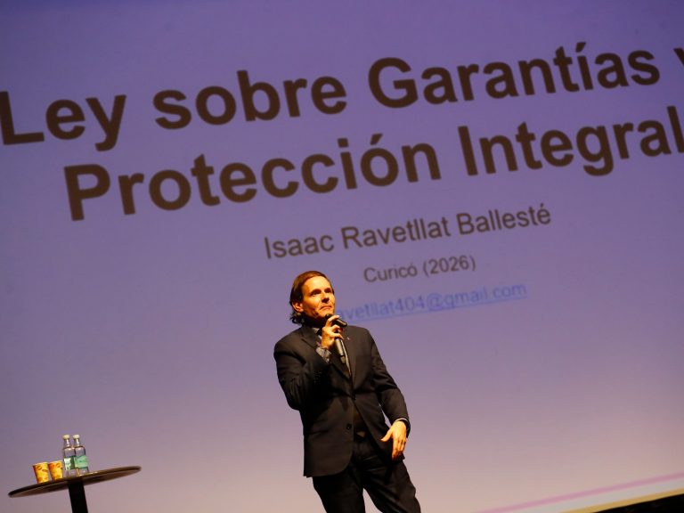 Municipio curicano realizó seminario “Crecer con Derechos”