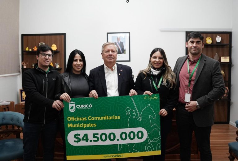 Municipalidad de Curicó realiza entrega de recursos para oficinas comunitarias de la comuna