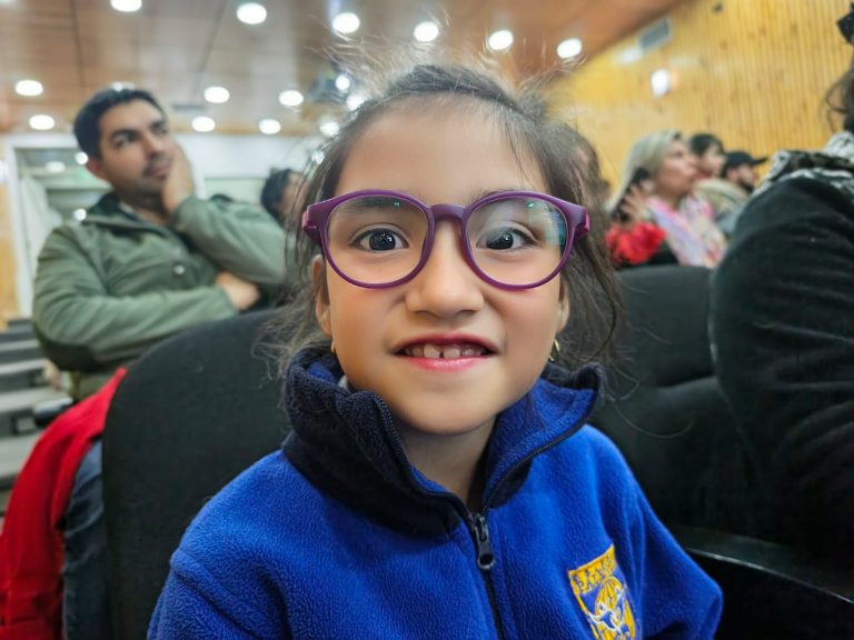 Municipalidad de Curicó fortalece la salud visual infantil con atención gratuita y entrega de lentes para cerca de 200 niños